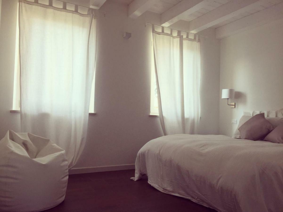 Sweet Corner Hotell Castelnuovo del Garda Eksteriør bilde